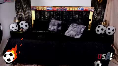 Snapshot of sexy_hot_milf_ chatting on 06.14.26 Dafne online show from 06.14.26