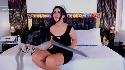 Snapshot of sexy_hot_milf_ chatting on 06.20.26 Dafne online show from 06.20.26