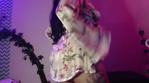 Snapshot of sexy_impact chatting on 03.10.25    online show from 03.10.25