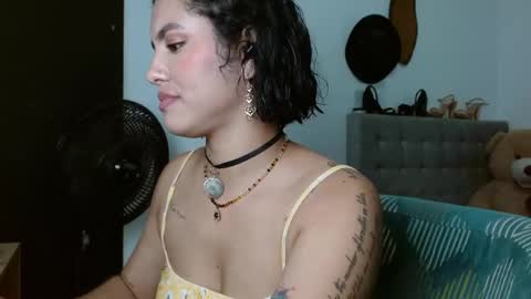 Snapshot of sexy_lia_latina chatting on 04.01.26 Celeste online show from 04.01.26