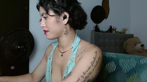 Snapshot of sexy_lia_latina chatting on 04.15.26 Celeste online show from 04.15.26