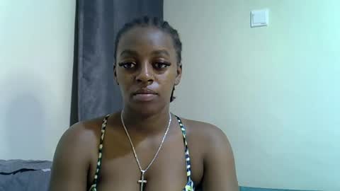 Snapshot of sexy_linda022 chatting on 06.24.26 Linda online show from 06.24.26