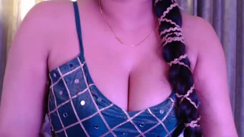 Snapshot of sexy_myra18 chatting on 05.13.26 myra online show from 05.13.26
