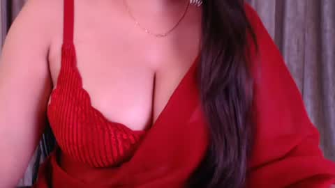 Snapshot of sexy_myra18 chatting on 06.02.26 myra online show from 06.02.26