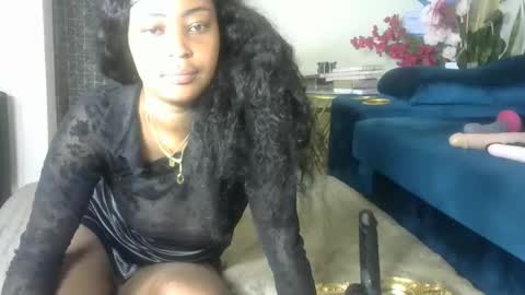 Snapshot of sexy_pigeon chatting on 04.17.26 sexy pigeon online show from 04.17.26