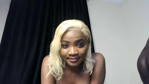 Snapshot of sexy_queen_eva chatting on 02.24.25 eva am online everyday except friday online show from 02.24.25