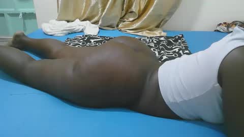 Snapshot of sexy_quincy1 chatting on 12.02.25 Sexy Quincy online show from 12.02.25