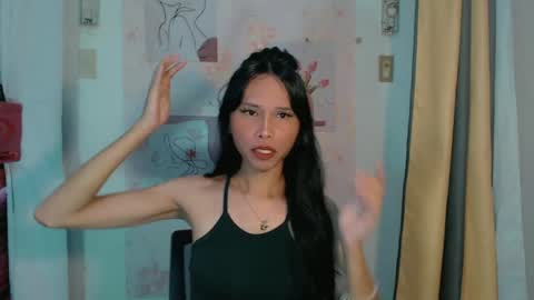 Snapshot of sexy_shanee chatting on 06.14.26 shane online show from 06.14.26