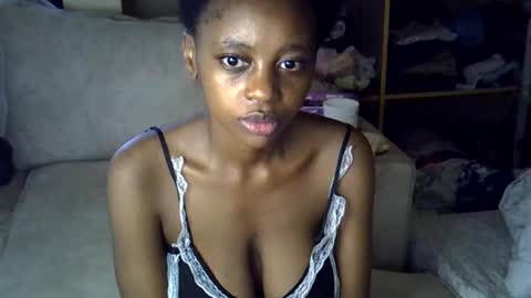 Snapshot of sexy_short chatting on 04.17.26 Janet online show from 04.17.26