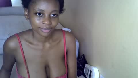 Snapshot of sexy_short chatting on 04.24.26 Janet online show from 04.24.26