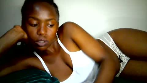 Snapshot of sexy_skyllah chatting on 08.07.26 sexy_skyllah online show from 08.07.26