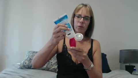 Nastassia... but you can call me Stassi for short. online show from 11.29.25