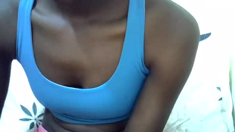 Snapshot of sexy_tania1 chatting on 07.02.26 sexy_tania1 online show from 07.02.26