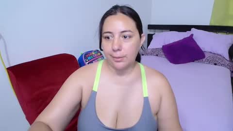 Snapshot of sexy_ticki chatting on 12.13.24 janel online show from 12.13.24