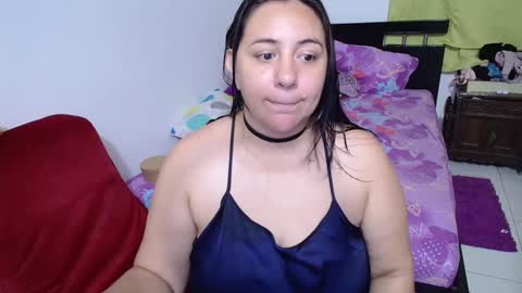 Snapshot of sexy_ticki chatting on 12.29.24 janel online show from 12.29.24