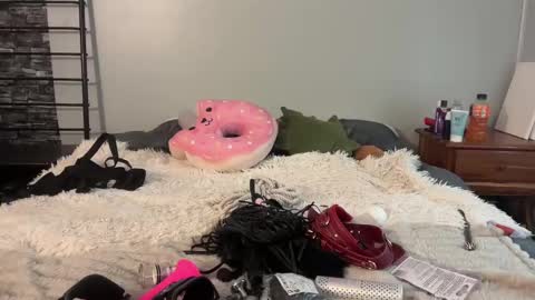 Snapshot of sexyandstoned420 chatting on 12.31.24 Kali Brent online show from 12.31.24