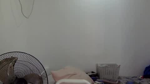 Snapshot of sexyangelgoddess2025 chatting on 12.17.24 SEXYANGELGODDESS2025 online show from 12.17.24