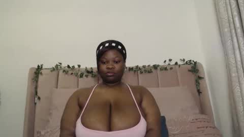 Snapshot of sexyangiexx chatting on 09.18.25 Angie online show from 09.18.25