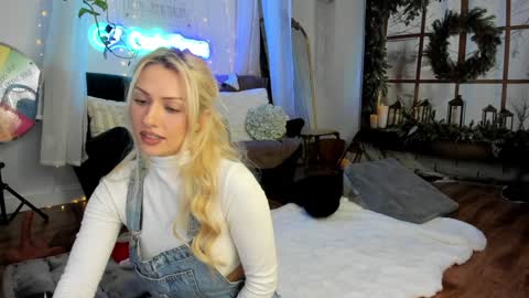 Snapshot of sexyashley_21 chatting on 12.18.24 Ashley Teal online show from 12.18.24