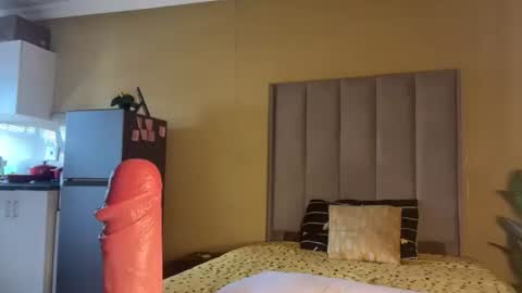 sexyasszeeee online show from 10.24.25