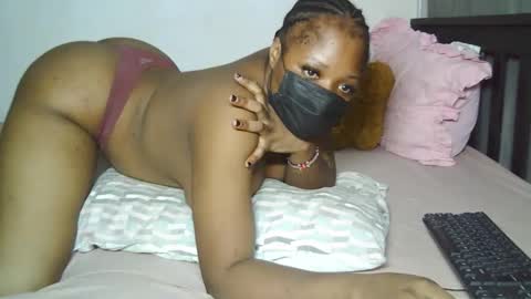 Snapshot of sexyayira chatting on 04.04.26 sexyayira online show from 04.04.26