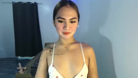 Snapshot of sexycheskax18 chatting on 04.08.26 pretty Cheska online show from 04.08.26