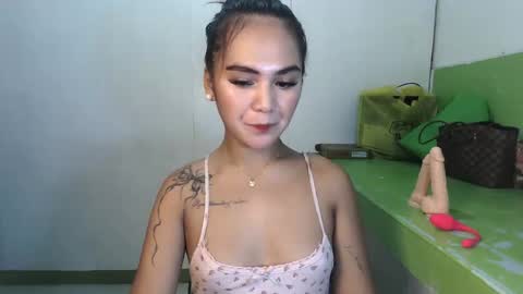 Snapshot of sexycheskax18 chatting on 05.28.26 pretty Cheska online show from 05.28.26