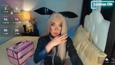 Snapshot of sexydoll_marie chatting on 04.15.26 sexydoll_marie online show from 04.15.26