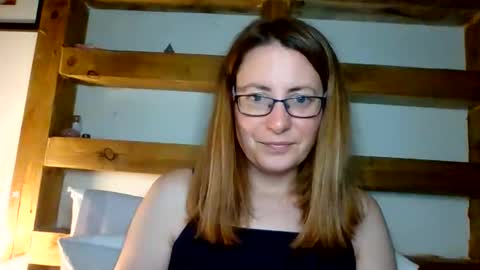 Snapshot of sexyemilyoliver chatting on 06.08.26 Emily online show from 06.08.26