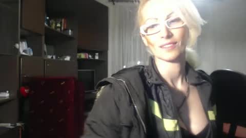 Snapshot of sexyeni chatting on 03.05.25 ENI pvt moan your name WHEN I M NOT online you tell me in SNAPCHAT deal yes add me... FREE TWITTER magiconline101...... online show from 03.05.25