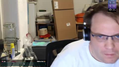 Snapshot of sexyhotboy87 chatting on 12.16.24 Henry online show from 12.16.24