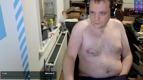 Snapshot of sexyhotboy87 chatting on 01.06.25 Henry online show from 01.06.25