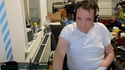 Snapshot of sexyhotboy87 chatting on 01.21.25 Henry online show from 01.21.25