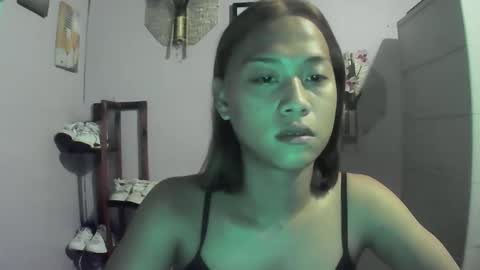 Snapshot of sexyhotrachelle chatting on 12.10.24 Rachelle online show from 12.10.24