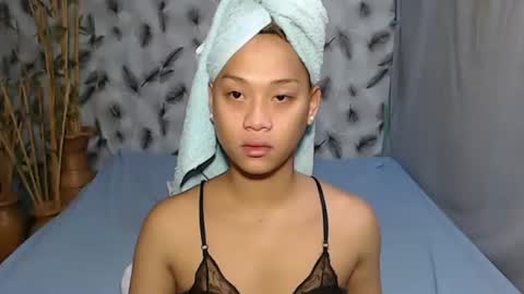 Snapshot of sexyhotrachelle chatting on 03.05.25 Rachelle online show from 03.05.25