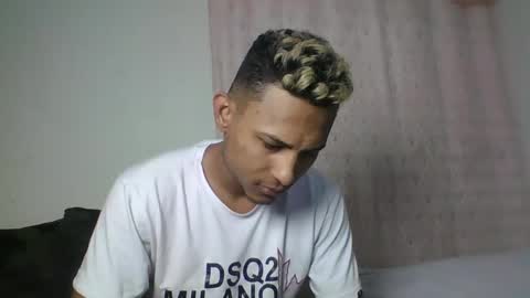 Snapshot of sexyleon69 chatting on 12.31.24 Sexy leon online show from 12.31.24