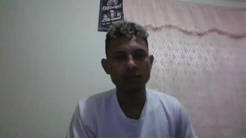 Snapshot of sexyleon69 chatting on 01.08.25 Sexy leon online show from 01.08.25