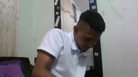 Snapshot of sexyleon69 chatting on 04.27.26 Sexy leon online show from 04.27.26