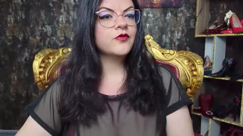 Snapshot of sexylilian chatting on 06.03.26 Mistress Lilian Lestrange online show from 06.03.26
