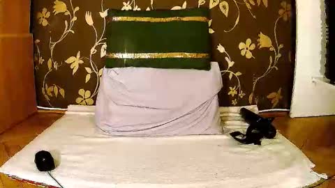 Squirty Maya Gold online show from 10.12.25