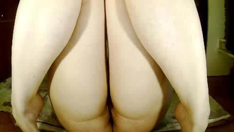 Snapshot of sexymayagold chatting on 04.14.26 Squirty Maya Gold online show from 04.14.26