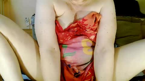 Snapshot of sexymayagold chatting on 06.06.26 Squirty Maya Gold online show from 06.06.26