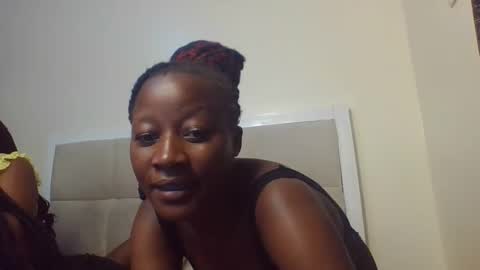 Snapshot of sexymia56 chatting on 10.15.25 Miss mia online show from 10.15.25