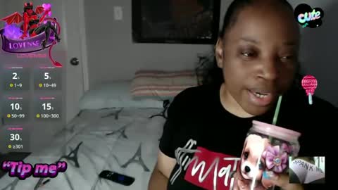 Snapshot of sexymona1218 chatting on 09.12.25 SexyMona online show from 09.12.25