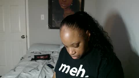 Snapshot of sexymona1218 chatting on 09.20.25 SexyMona online show from 09.20.25