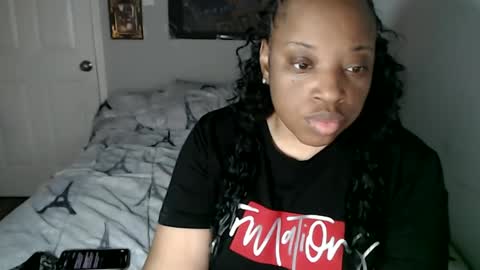 Snapshot of sexymona1218 chatting on 10.14.25 SexyMona online show from 10.14.25