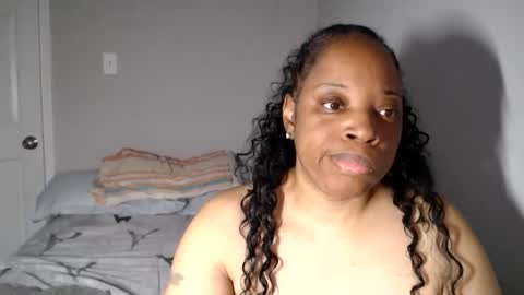 Snapshot of sexymona1218 chatting on 11.03.25 SexyMona online show from 11.03.25