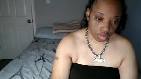 Snapshot of sexymona1218 chatting on 11.10.25 SexyMona online show from 11.10.25