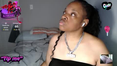 Snapshot of sexymona1218 chatting on 11.13.25 SexyMona online show from 11.13.25