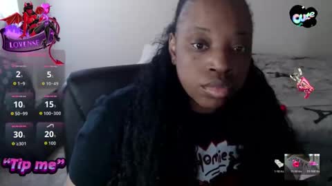 Snapshot of sexymona1218 chatting on 12.16.25 SexyMona online show from 12.16.25